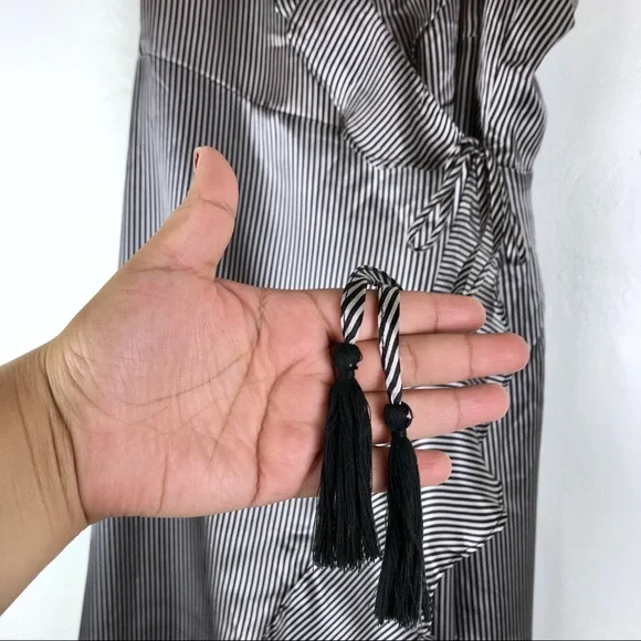 Fashion Nova deep v ruffle midi dress - Picture 4 of 8